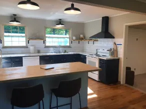 Quiet Country Home, Convenient to Downtown Knox - Image 2