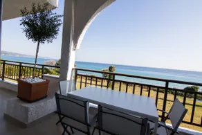 Waterfront Apartment Y - Image 2