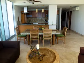 Oceanfront condo with 2 bedrooms, parking - Image 5