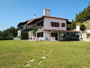 Sangue Blu Beachfront Villa Apartment - Image 2