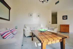 Townhouse on the beachfront - Image 4