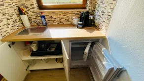 Cozy 1-room apartment with garden - Image 3