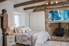 Chalet style, Large private suite L‘Orignal ON - Image 3