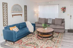 Spartanburg Serenity : Stylish 2-Bedroom Townhouse - Image 3
