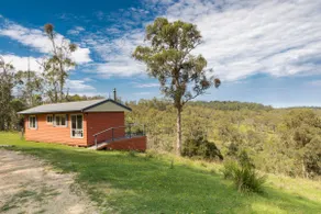 Moffat Falls Cottage overlooking waterfalls and mountains - Image 2