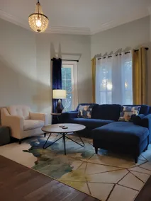 Downtown Bungalow. 2-Bedroom. Free Parking. WIFI. - Image 3