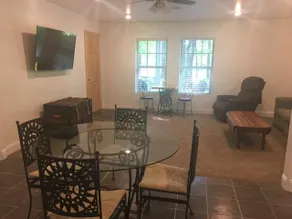 Luke's Lodge - Image 5