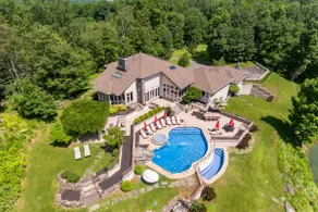 NEW! 21 Acre Modern Luxury Estate. Pool*Gym*Movie - Image 5