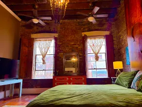 Massey’s on Washington - Riverside Loft - Image 5