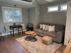 Modern Beach Cottage with Loft - Image 3