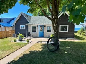 Lake Sawiak Waterfront Haven - Image 2