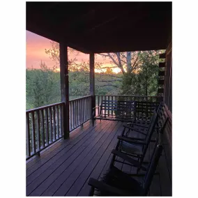Charming Lakefront Cabin with Hot Tub - Image 3