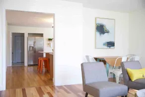 Close to downtown, 3 bed, parking, laundry - Image 5