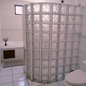 Depa Moderno 10 min Poliforum – Jacuzzi – Car – Check-in - Image 5