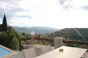 ZenTerra Country house with swimming pool and view - Image 3