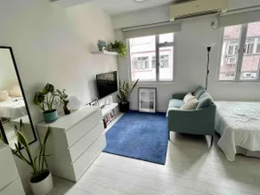 Charming studio with city-view rooftop - Image 5