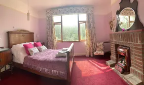 Peaceful rural cottage, a walk from the beach. - Image 4