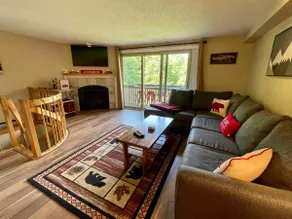 Nordic Village| Sleeps 8| Mtn Views| Mins to Hiking & Tax-free Shopping - Image 4