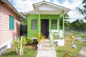 Cali Cottages - June Plum (Green cottage) - Image 3