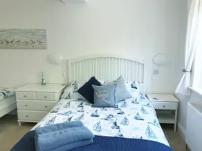 ** Spotless** Beach House Apartment - Image 3