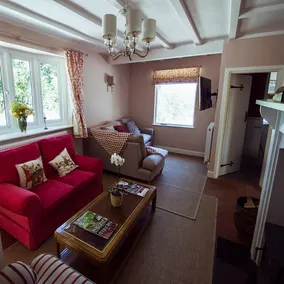 The Lodge, Shrawardine Castle, hot tub,wild swim - Image 4