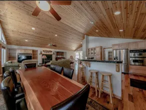 Lupine lodge, hot tub, wi/fi , Montgomery estate - Image 3