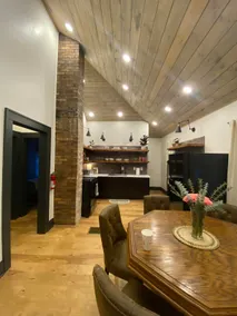 ”The Lighthouse” Renovated 2 BR Home by University - Image 4