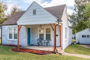 1940s Midtown Bungalow - Image 2