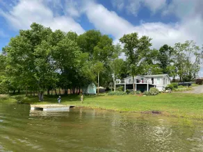 Douglas Lake Campground Lakefront House, Dandridge - Image 2
