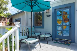 2 bdrm Bungalow 3 blocks from the Beach - Image 3