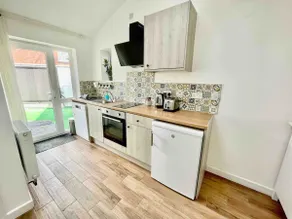The Corner House -Town Centre cosy 2 bed apartment - Image 3