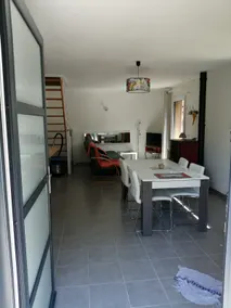 House with enclosed garden and private Wi-Fi, EV charging station - Image 5