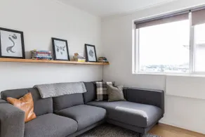 Easy Home on Easey St - parking permit included - Image 3