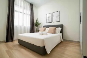 Work & Play: Resort-Style 2BR, FastWiFi & Netflix - Image 4