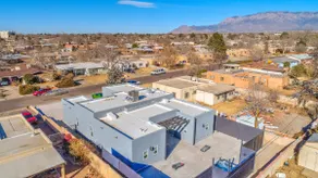 Casa nueva en ABQ Uptown - Image 3