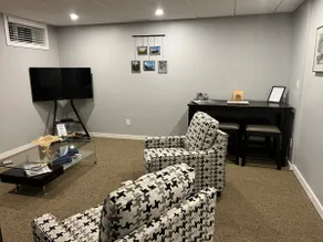 Cozy, air conditioned 2 bedroom basement suite. - Image 2