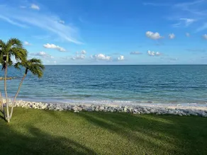 Paradise found! Sea-Esta Condo beach and pool. - Image 5