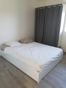 Excellent accommodation for 2–4 people, close to A40 and A6 - Image 3