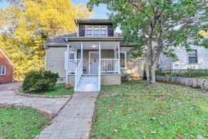 Centrally Located Lux Home - Sleeps 14 - Image 2