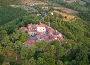 Castello di Sarna , Etrusco - Image 3
