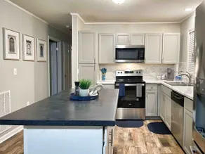 Corporate Stay: 3BR, Fire Pit & Fast WiFi - Image 2