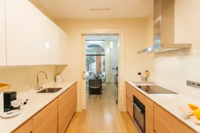 Stunning Upscale Inner Courtyard - Image 3