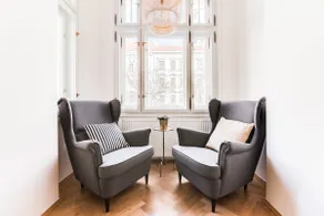 Trendy Local Apartment - Image 3