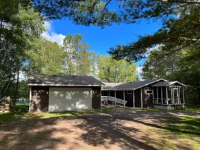 Picturesque Up North Family Getaway - Image 3