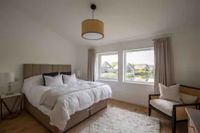 Serendipity | Cotswold Lakehouse | Hot Tub & Kayak - Image 2