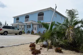 Royal Hideaway - Image 5