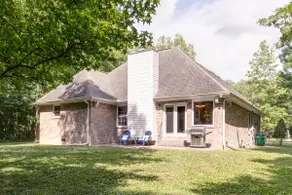 Wooded Country House Close to Nashville - Image 2