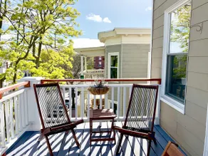 Beautiful Bright Oasis - Balcony & Parking - Image 3