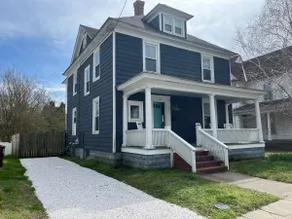 Great Historic Cambridge Home With Parking! - Image 2