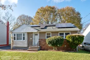 Fully Updated Private Entry Unit, 45 mins from NYC - Image 2
